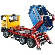 Конструктор LEGO Technic Контейнеровоз 42024